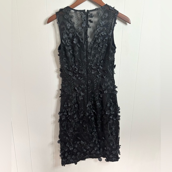 White House Black Market Black Floral 3D Applique Beaded Lace Sheath Dress 00 - Picture 4 of 5